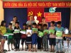 Trao 40 suất học quà cho học sinh nghèo  tại xã Sơn Thành Tây