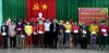 Ban Tuyên giáo Tỉnh ủy tặng quà cho các hộ nghèo xã Sơn Hà